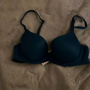 Victoria’s Secret/PINK Lightly Lined Underwire Bra